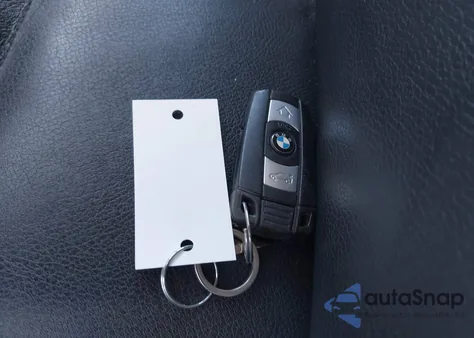 2014 BMW X1 xDrive28I z USA, uszkodzony, nr VIN WBAVL1C52EVY19092